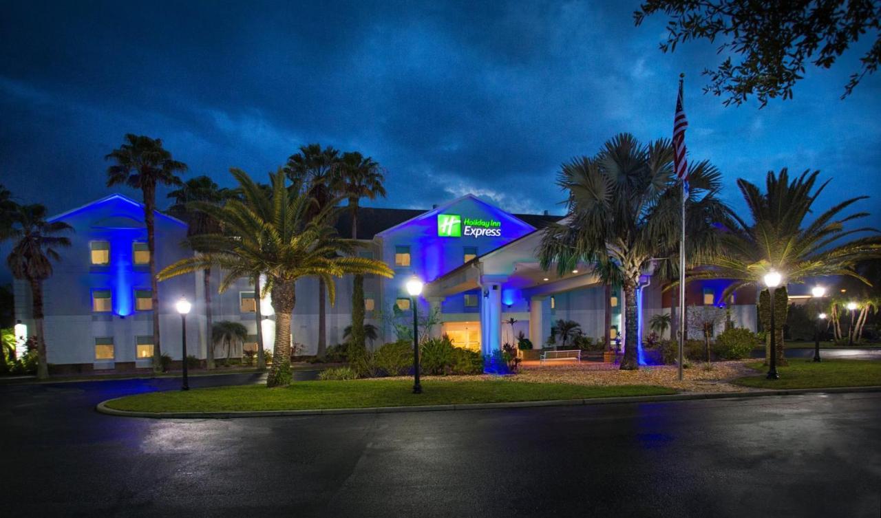 Holiday Inn Express Hotel & Suites Port Charlotte Exterior photo