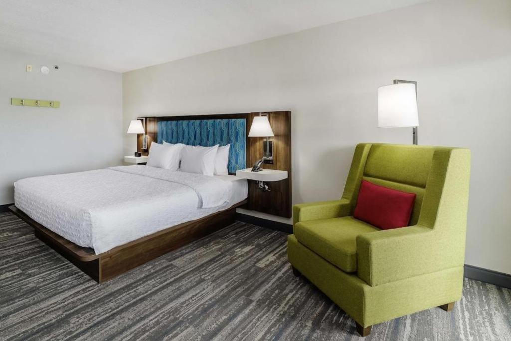 Holiday Inn Express Hotel & Suites Port Charlotte Exterior photo