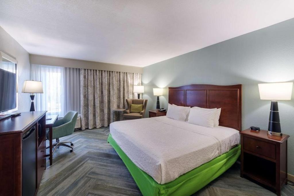 Holiday Inn Express Hotel & Suites Port Charlotte Exterior photo