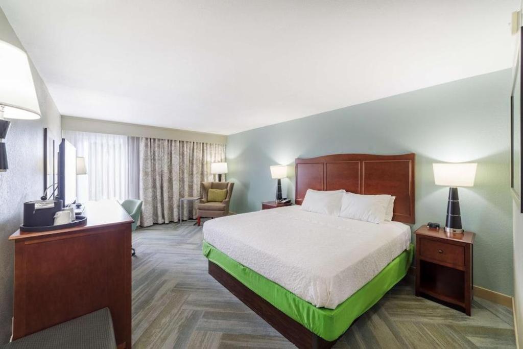 Holiday Inn Express Hotel & Suites Port Charlotte Exterior photo