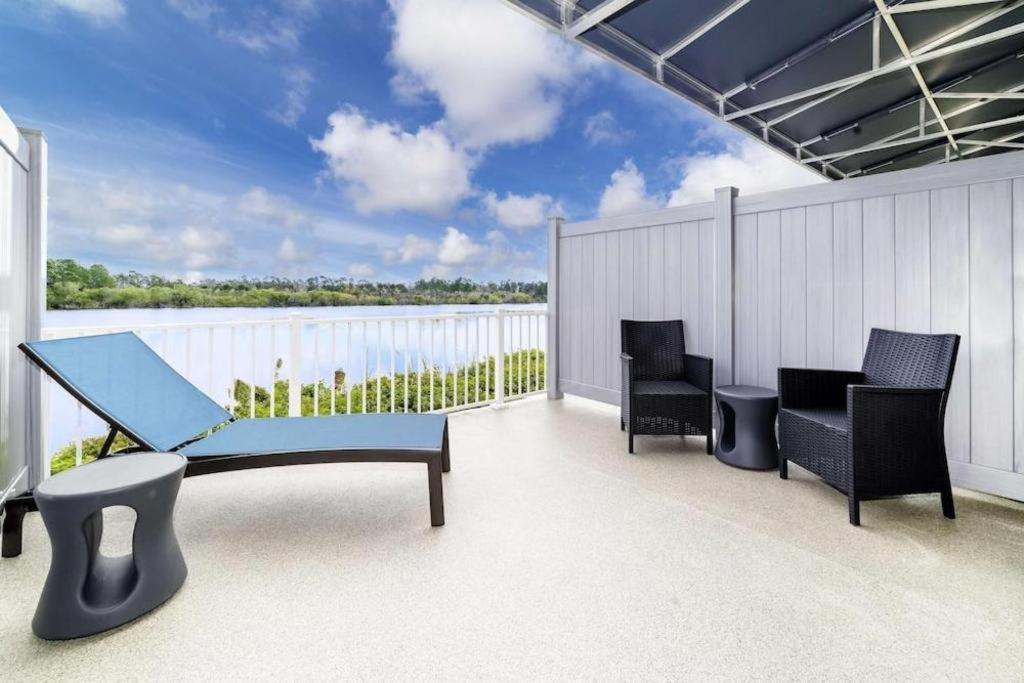 Holiday Inn Express Hotel & Suites Port Charlotte Exterior photo