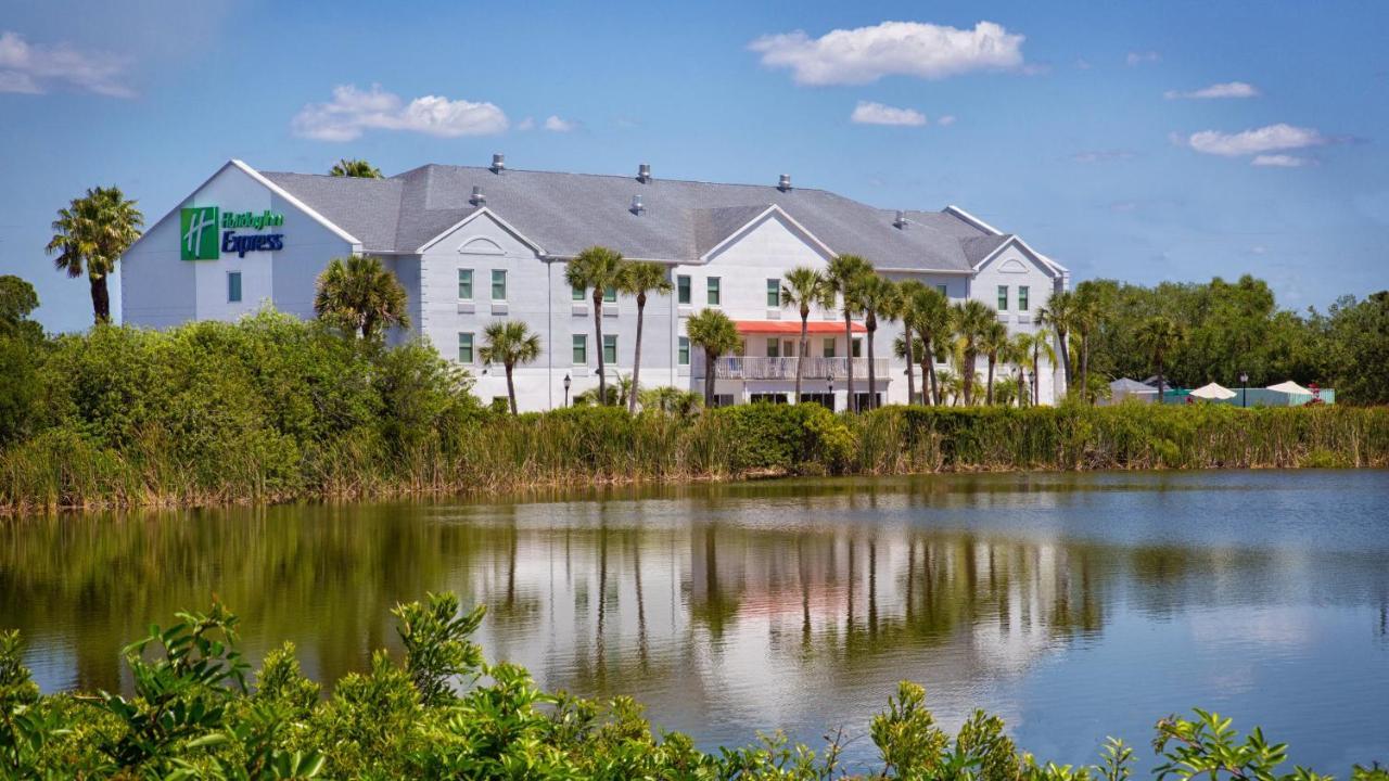 Holiday Inn Express Hotel & Suites Port Charlotte Exterior photo