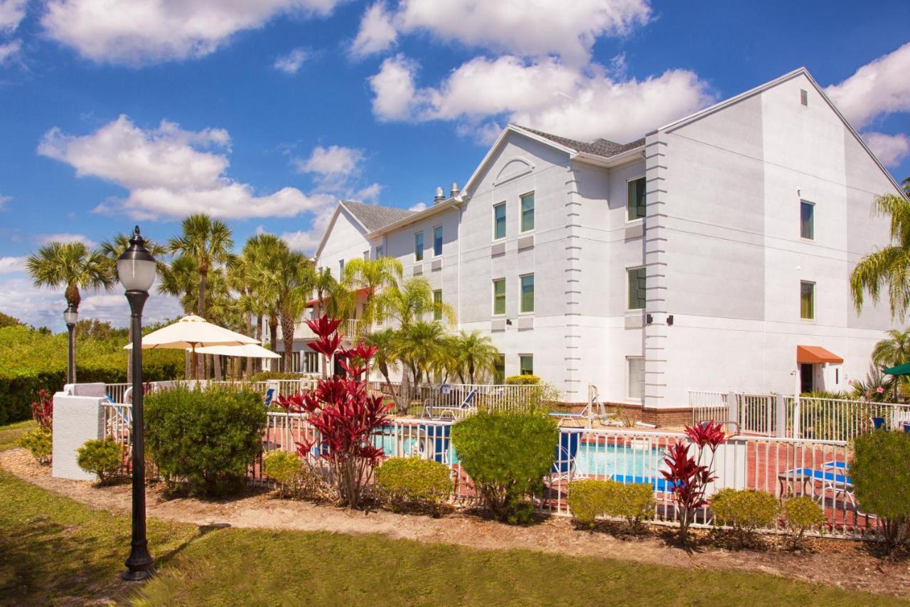 Holiday Inn Express Hotel & Suites Port Charlotte Exterior photo