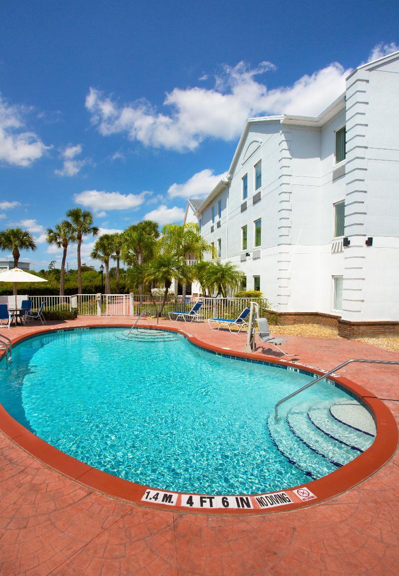 Holiday Inn Express Hotel & Suites Port Charlotte Exterior photo